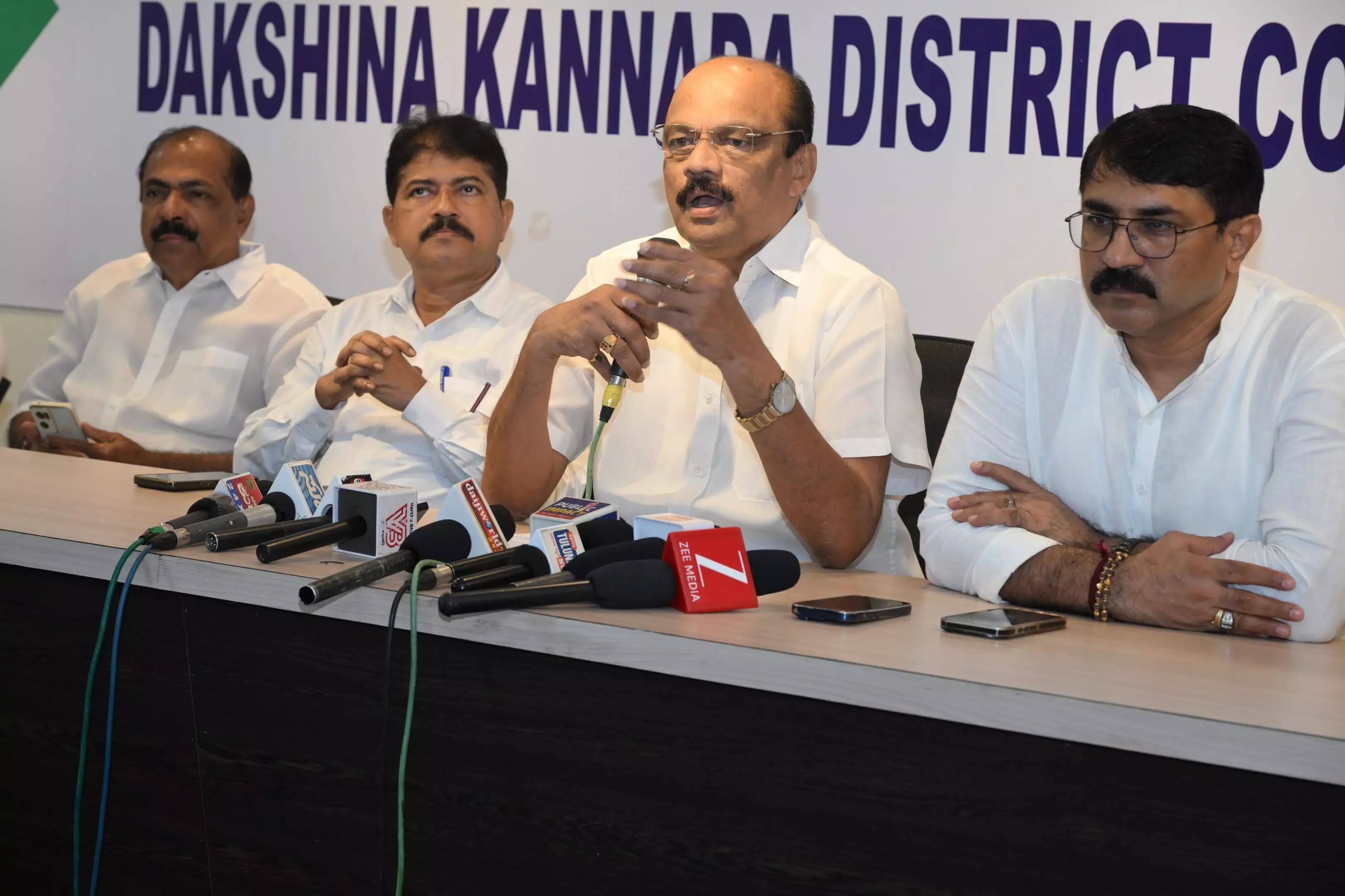 ಕೆಂಪುಕಲ್ಲು ಗಣಿಗಾರಿಕೆಯ ಬಗ್ಗೆ ಬಿಜೆಪಿಯಿಂದ ಜನರನ್ನು ದಿಕ್ಕು ತಪ್ಪಿಸುವ ಯತ್ನ: ಹರೀಶ್‌ ಕುಮಾ‌ರ್ ಆರೋಪ