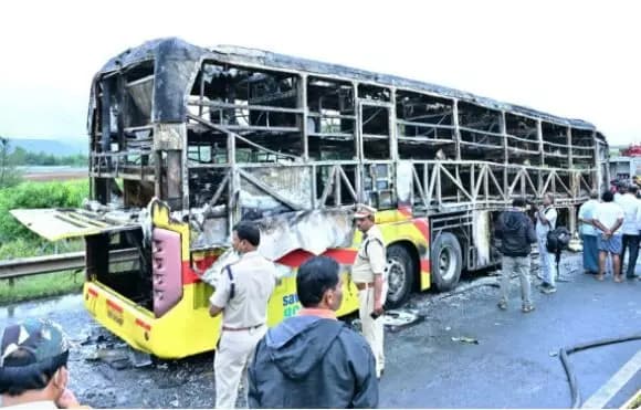 ಕರ್ನೂಲ್ ನಲ್ಲಿ ಬಸ್ ಗೆ ಬೆಂಕಿ,15 ಮಂದಿ ಸಜೀವ ದಹನ : ಸಿಎಂ ಸಿದ್ದರಾಮಯ್ಯ ಸಂತಾಪ