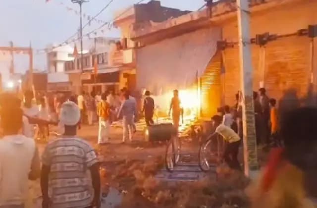 ದುರ್ಗಾದೇವಿ ಮೂರ್ತಿ ವಿಸರ್ಜನೆ ವೇಳೆ ಕೋಮು ಸಂಘರ್ಷ : 30 ಜನ ಬಂಧನ
