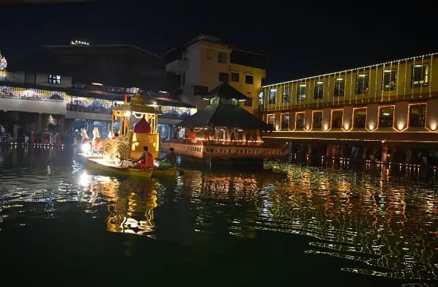 ಉಡುಪಿಯ ಶ್ರೀ ಕೃಷ್ಣಮಠದಲ್ಲಿ ಕಾರ್ತಿಕ ಲಕ್ಷದೀಪೋತ್ಸವದ ಸಂಭ್ರಮ