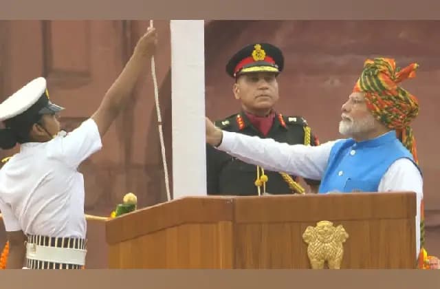 ಕೆಂಪು ಕೋಟೆಯಲ್ಲಿ 11ನೇ ಬಾರಿಗೆ ಧ್ವಜಾರೋಹಣ ಮಾಡಿದ ಪ್ರಧಾನಿ ನರೇಂದ್ರ ಮೋದಿ