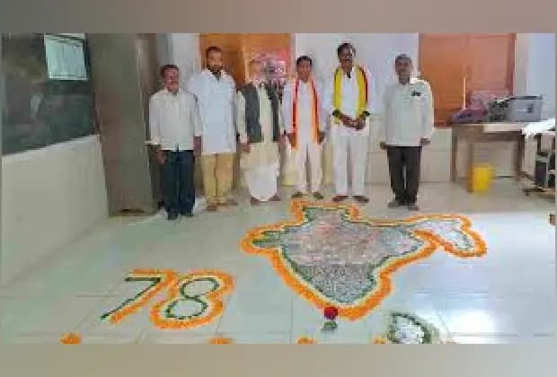 ಹುಬ್ಬಳ್ಳಿಯಲ್ಲಿ ಹಳೇ ನಾಣ್ಯ, ನೋಟು ಸಂಗ್ರಹಿಸಿ ಭಾರತ ನಕ್ಷೆ ತಯಾರಿ!