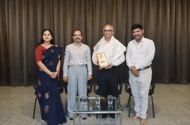 ಶಕ್ತಿ ವಿದ್ಯಾ ಸಂಸ್ಥೆಯ ಶಾಲಾ ಪ್ರಾರ್ಥನೆಯಲ್ಲಿ ವಿದ್ಯಾಭಾರತಿ ರಾಜ್ಯಾಧ್ಯಕ್ಷ ಶ್ರೀ ಪರಮೇಶ್ವರ ಹೆಗಡೆ ಭಾಗಿ