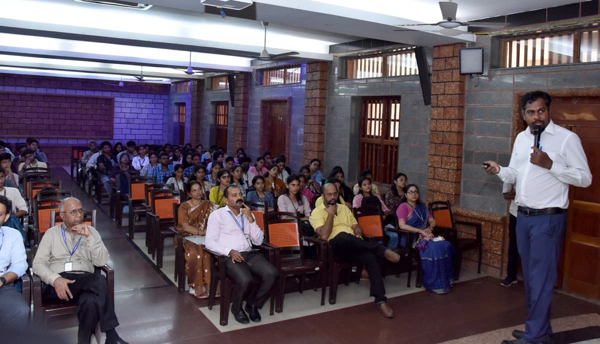 ಸಹ್ಯಾದ್ರಿ ಕಾಲೇಜು ಕೇಂದ್ರ ಗ್ರಂಥಾಲಯವು EBSCO ಎಂಜಿನಿಯರಿಂಗ್ ಸೂಟ್ ಮತ್ತು IEEE ಎಕ್ಸ್‌ಪ್ಲೋರ್ ಕುರಿತು VTU ಒಕ್ಕೂಟ ತರಬೇತಿ ಕಾರ್ಯಕ್ರಮ