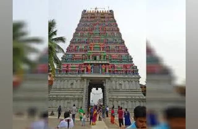 ಶೃಂಗೇರಿ ದೇವಸ್ಥಾನದಲ್ಲಿ ಭಕ್ತರಿಗೆ ವಸ್ತ್ರ ಸಂಹಿತೆ ಜಾರಿ!