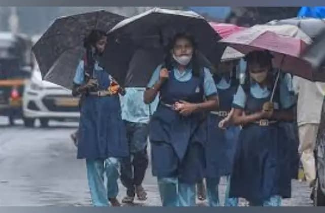 ಭಾರೀ ಮಳೆ : ಈ ಜಿಲ್ಲೆಗಳಲ್ಲಿ ಶಾಲಾ-ಕಾಲೇಜುಗಳಿಗೆ ರಜೆ ಘೋಷಣೆ