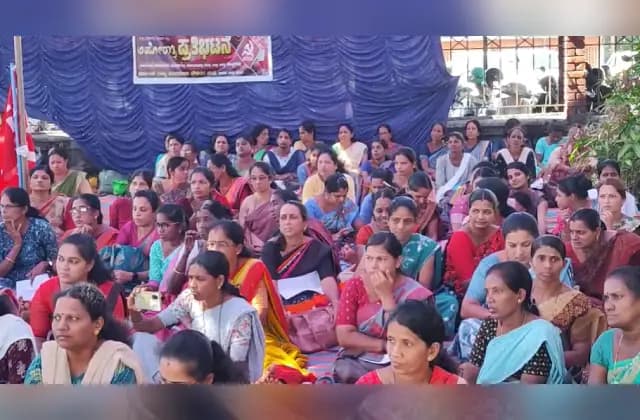 ಅಂಗನವಾಡಿ ಕೇಂದ್ರಗಳನ್ನು ಮೇಲ್ದರ್ಜೆಗೇರಿಸುವಂತೆ ಒತ್ತಾಯಿಸಿ ಅಹೋರಾತ್ರಿ ಧರಣಿ