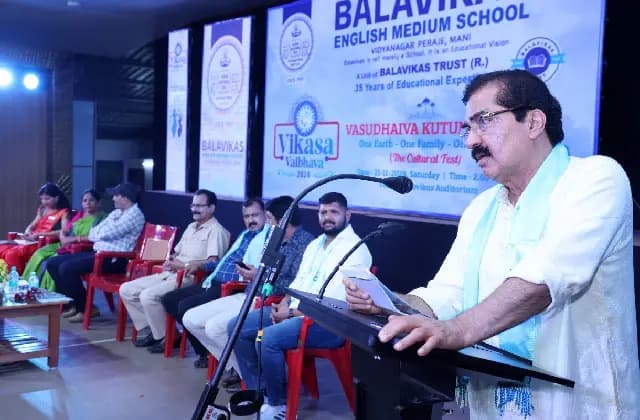 ಪಠ್ಯದ ಜೊತೆಗೆ ಸಹಪಠ್ಯ ಚಟುವಟಿಕೆಗಳಿಗೂ ಮಹತ್ವ ಸಿಗಬೇಕು: ಡಾ.ಎಂ.ಮೋಹನ ಆಳ್ವ