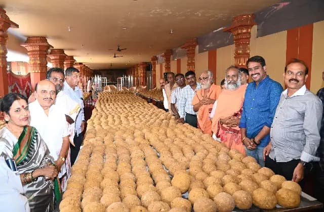 ಮೈಸೂರಿನ ಯೋಗನರಸಿಂಹಸ್ವಾಮಿ ದೇಗುಲದಲ್ಲಿ 2 ಲಕ್ಷ ಲಡ್ಡು ವಿತರಣೆ