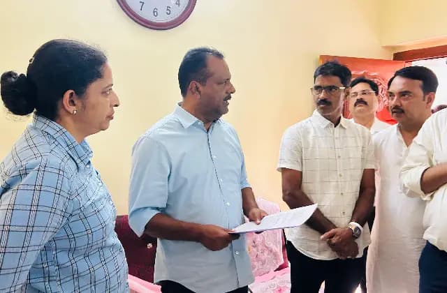 ಮೃತ ಮನೋಹರ್ ಪಿರೇರಾ ನಿವಾಸಕ್ಕೆ ವಿಧಾನ ಸಭಾಧ್ಯಕ್ಷ ಮಾನ್ಯ ಯು. ಟಿ. ಖಾದರ್ ಭೇಟಿ, ಕುಟುಂಬಕ್ಕೆ ಸಾoತ್ವನ