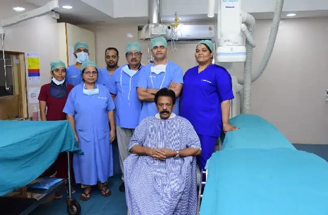 ಮಂಗಳೂರಿನ ಒಮೇಗಾ ಆಸ್ಪತ್ರೆಯಲ್ಲಿ 35 ವರ್ಷದ ಹಿಂದೆ ಅಳವಡಿಸಿದ ಪೇಸ್‌ಮೇಕರ್ ತಂತಿ ಹೊರತೆಗೆಯುವ ಶಸ್ತ್ರಕ್ರಿಯೆ ರಹಿತ ಮಹತ್ತರ ಕಾರ್ಯದಲ್ಲಿ ಯಶಸ್ವಿ