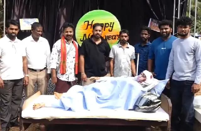 ಉಡುಪಿ: ಜೀವನ್ಮರಣ ಸ್ಥಿತಿಯಲ್ಲಿ ನರಳಾಡುತ್ತಿರುವ ಯುವಕ; ಅಣಕು ಪ್ರದರ್ಶನದ ಮೂಲಕ ಜನಜಾಗೃತಿ