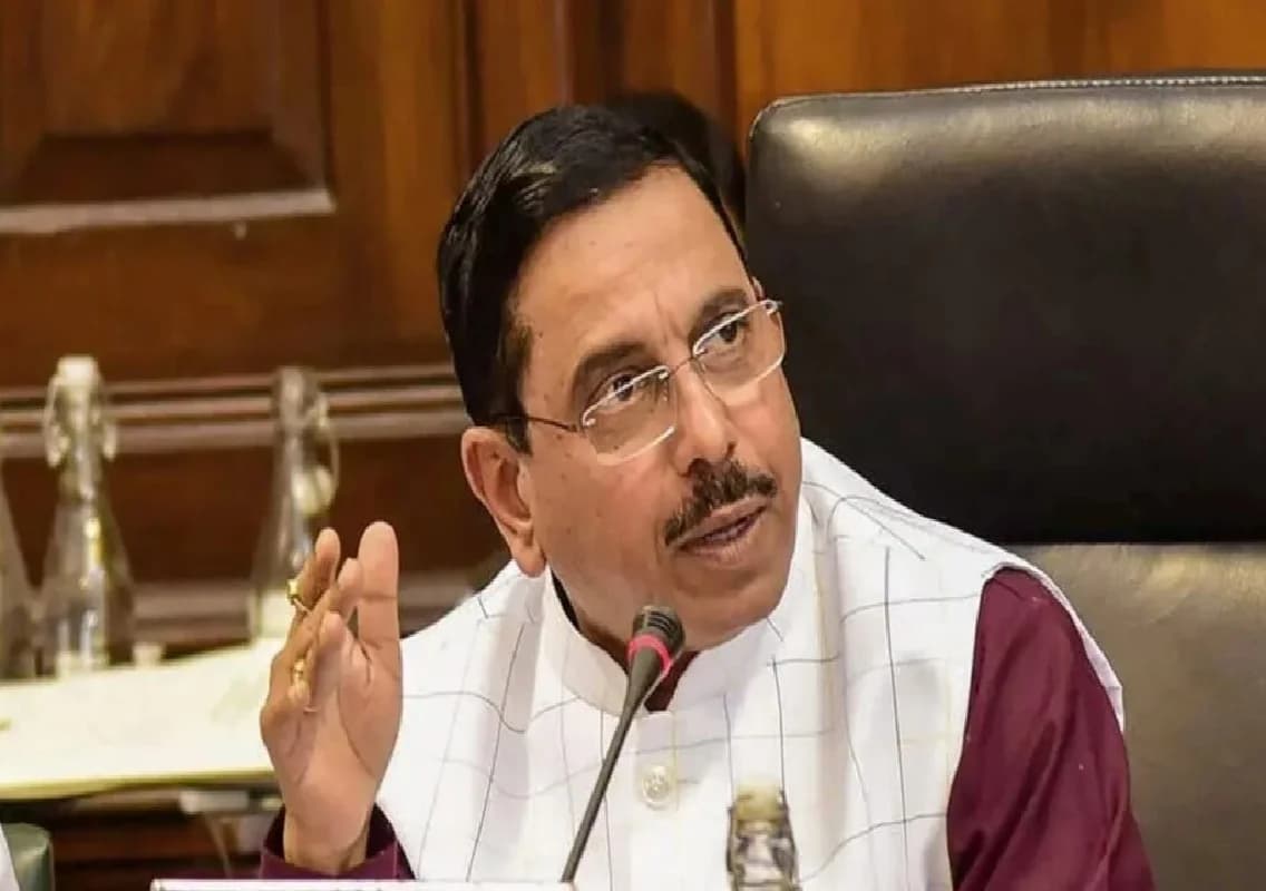 ದೇಶದಲ್ಲಿ ಎಲ್ಲೂ ಗ್ಯಾಸ್, ಪೆಟ್ರೋಲಿಯಂ ಉತ್ಪನ್ನಗಳ ಕೊರತೆ ಇಲ್ಲ: ಕೇಂದ್ರ ಸಚಿವ ಪ್ರಲ್ಹಾದ್ ಜೋಶಿ