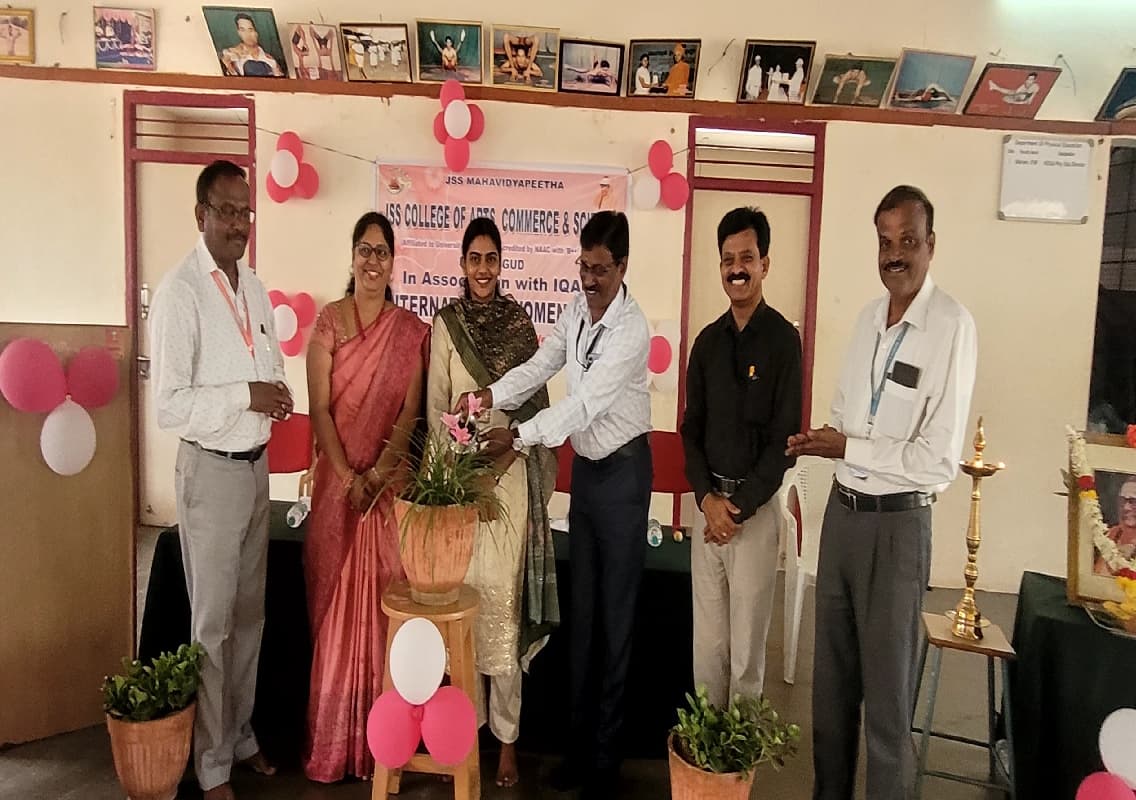 ಯೋಗ, ಧ್ಯಾನ ಆರೋಗ್ಯದ ಗುಟ್ಟು: ಡಾ. ಎನ್.ಆರ್ ಸುಷ್ಮಿತಾ