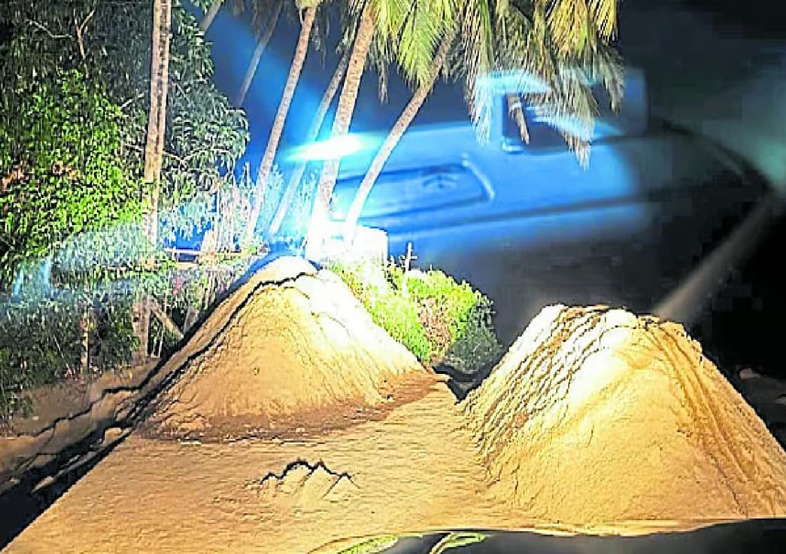 ಅಕ್ರಮವಾಗಿ ಸಂಗ್ರಹಿಸಿಟ್ಟಿದ್ದ ಮರಳು ವಶಕ್ಕೆ