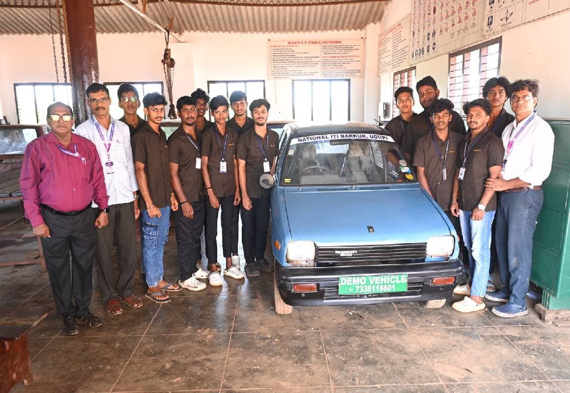 ಹಳೆಯ ಕಾರನ್ನು EV ಆಗಿ ಪರಿವರ್ತಿಸಿದ ಬಾರ್ಕೂರು ನ್ಯಾಷನಲ್ ಐಟಿಐ ವಿದ್ಯಾರ್ಥಿಗಳು, ಅಪರೂಪದ ಸಾಧನೆಗೆ ಮೆಚ್ಚುಗೆ