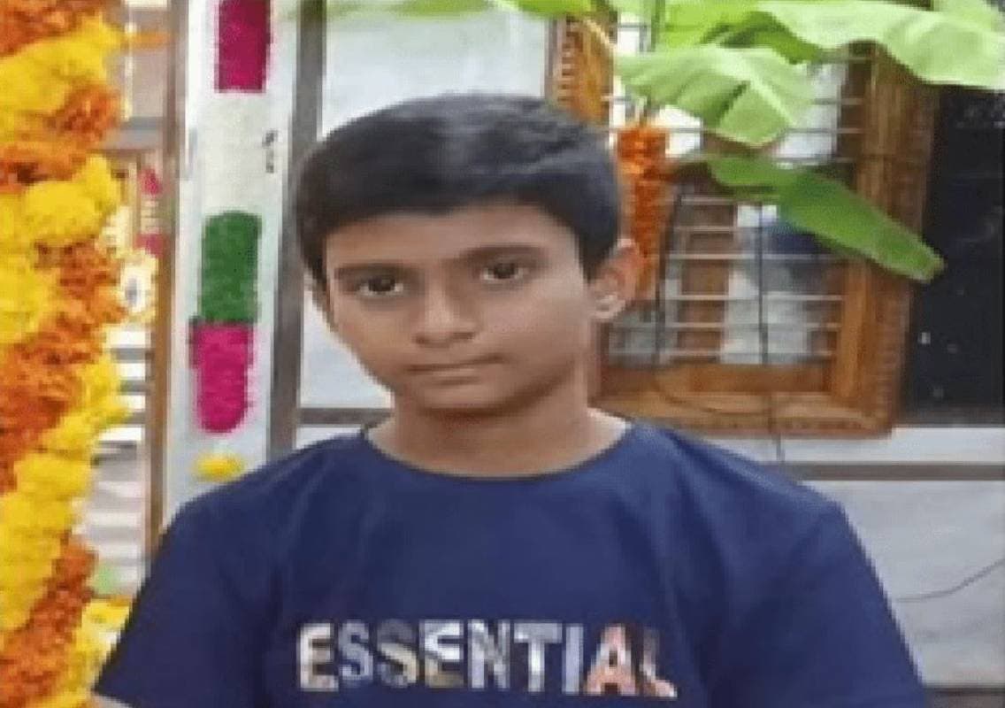ಖಾಸಗಿ ಬಸ್ ಡಿಕ್ಕಿ; ವಿದ್ಯಾರ್ಥಿ ಸ್ಥಳದಲ್ಲೇ ಮೃತ್ಯು!