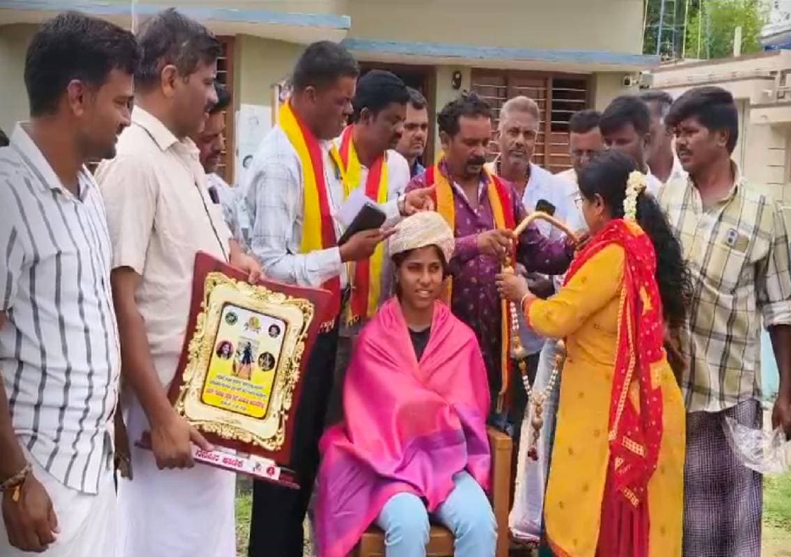 ಪ್ರಿಸ್ಬಿ ಕ್ರೀಡೆಯಲ್ಲಿ ಗ್ರಾಮೀಣ ಪ್ರತಿಭೆ ಸಾಧನೆ : ಗಡಿನಾಡ ರಕ್ಷಣಾ ಸೇನೆ ವತಿಯಿಂದ ಸನ್ಮಾನ