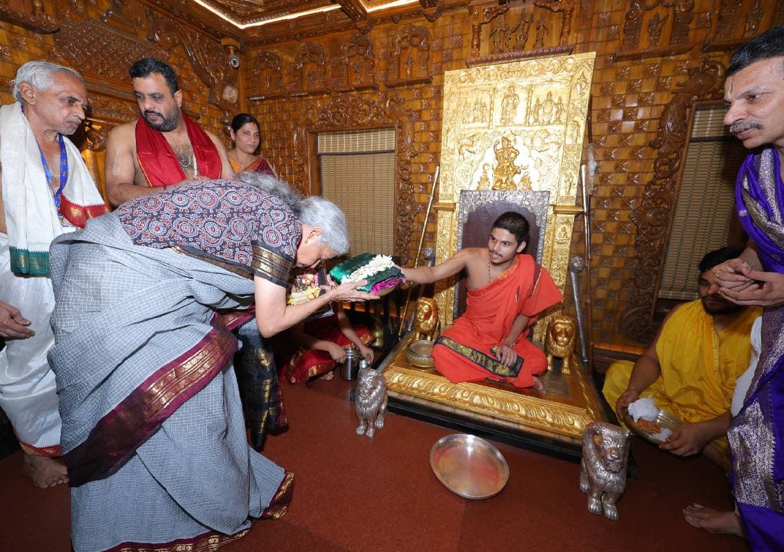 ಉಡುಪಿ ಶ್ರೀಕೃಷ್ಣ ಮಠಕ್ಕೆ ನಿರ್ಮಲಾ ಸೀತಾರಾಮನ್‌ ಭೇಟಿ- ದೇವರ ದರ್ಶನ