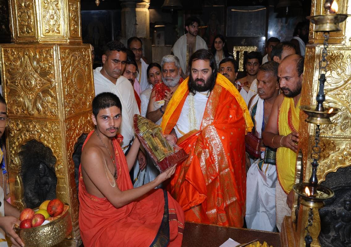 ಉಡುಪಿ ಶ್ರೀಕೃಷ್ಣ ಮಠಕ್ಕೆ ಅನಂತ್ ಅಂಬಾನಿ ಭೇಟಿ, ದೇವರ ದರ್ಶನ