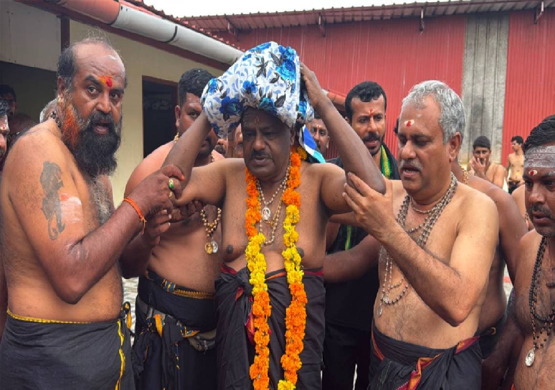 ಶಬರಿಮಲೆ ಯಾತ್ರೆ ಕೈಗೊಂಡ ಹೆಚ್‌ಡಿಕೆ