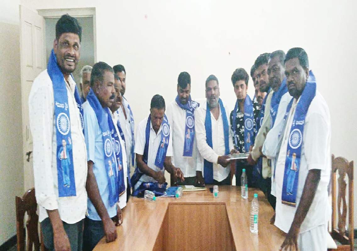 ದಸಂಸ ಸಂಯೋಜಕದ ಹುಲ್ಲಹಳ್ಳಿ ಹೋಬಳಿ ಮಟ್ಟದ ಪದಾಧಿಕಾರಿಗಳ ಆಯ್ಕೆ