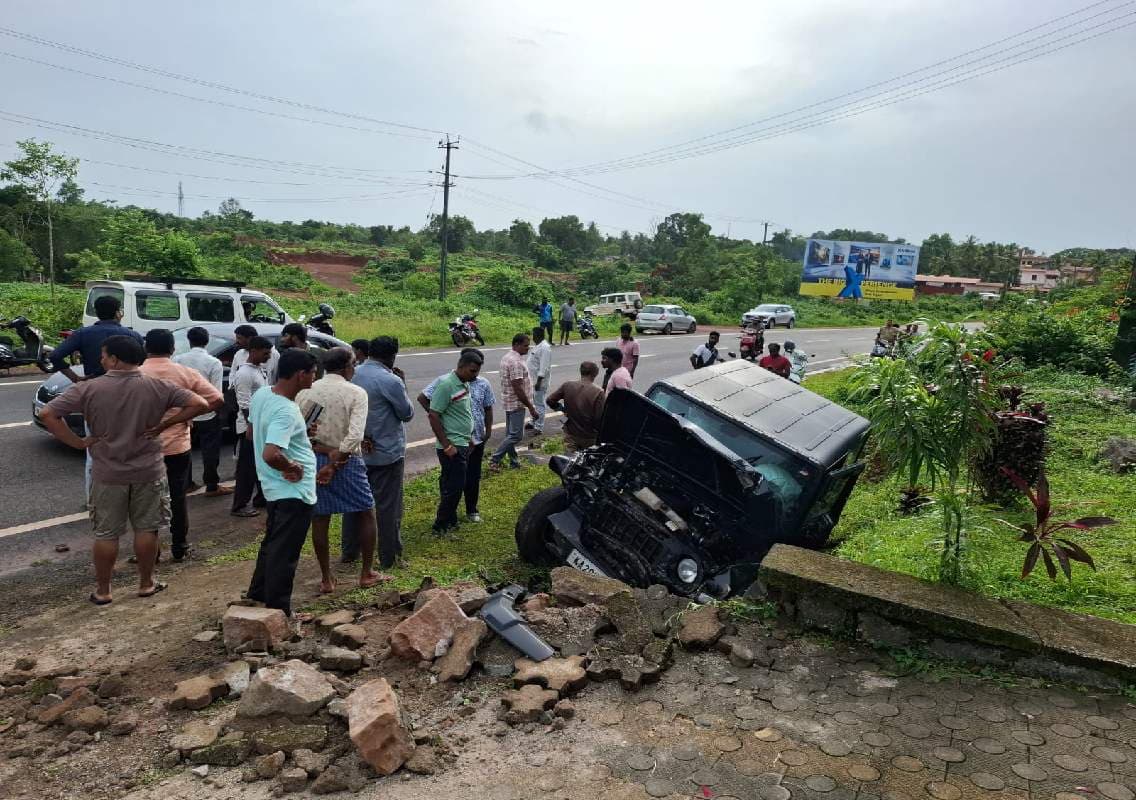 ಬಂಟಕಲ್ ಬಳಿ ಚರಂಡಿಗೆ ಉರುಳಿ ಥಾರ್ ಕಾರು: ನಾಲ್ವರಿಗೆ ಗಾಯ