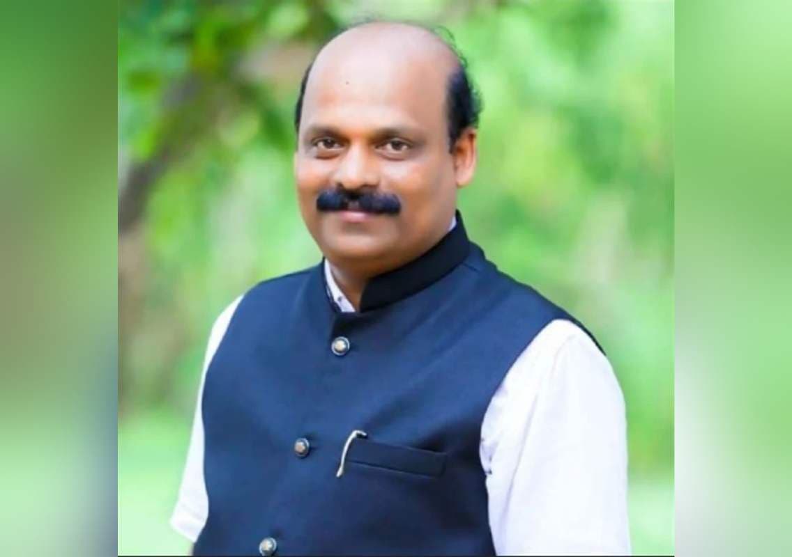 ಮಂತ್ರಾಲಯ ಬಳಿ ಭೀಕರ ಕಾರು ಅಪಘಾತ: ಮಂಗಳೂರಿನ ಹಾಪ್‌ಕಾಮ್ಸ್ ಜಿಎಂ ರವಿಶೆಟ್ಟಿ ದುರಂತ ಸಾವು, ಮೂವರಿಗೆ ಗಂಭೀರ ಗಾಯ