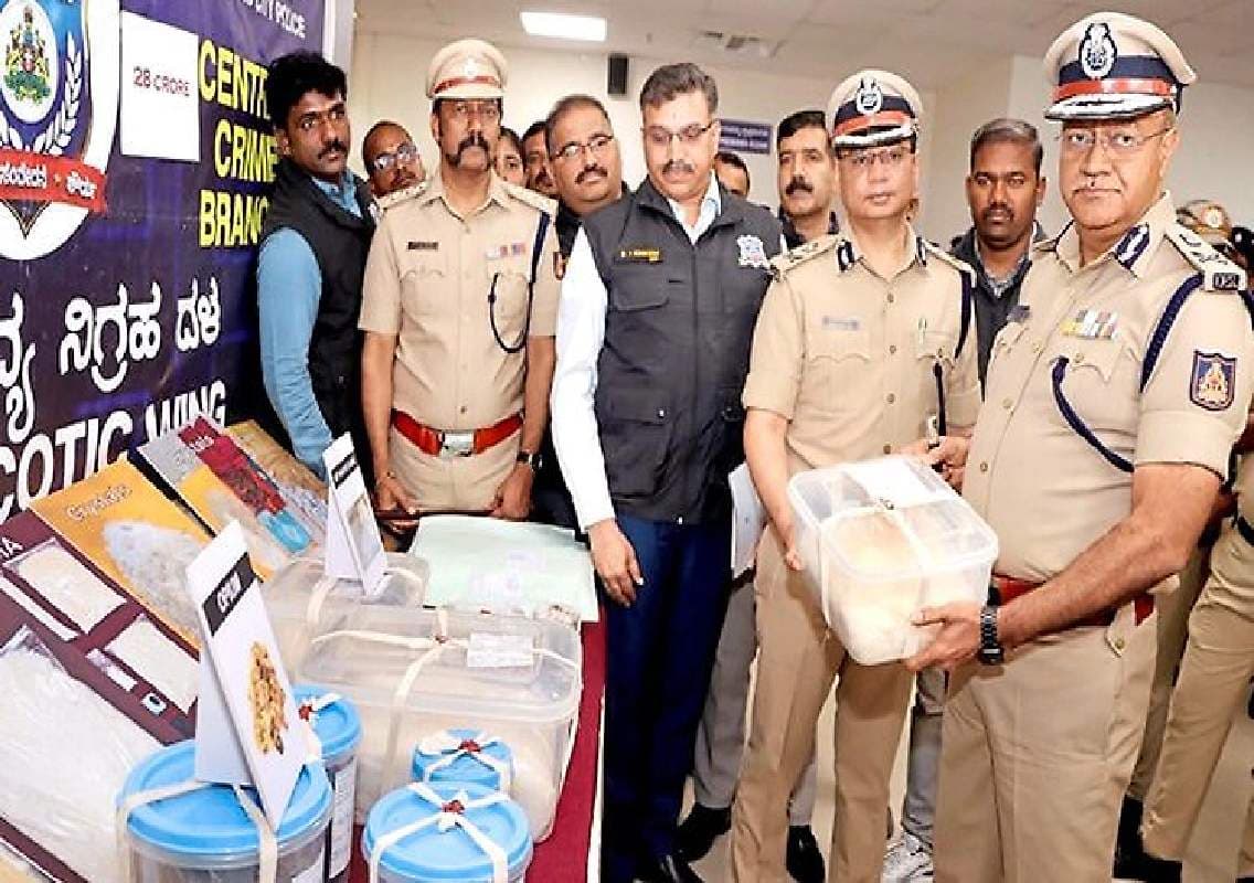 30.58 ಕೋಟಿ ರೂ.ಮೌಲ್ಯದ ವಿವಿಧ ಮಾದರಿಯ ಡ್ರಗ್ಸ್ ಜಪ್ತಿ; 17 ಮಂದಿ ಪೊಲೀಸರ ವಶಕ್ಕೆ!