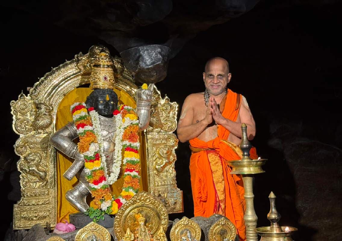ಫೀನಿಕ್ಸ್ ಶ್ರೀ ವೆಂಕಟಕೃಷ್ಣ ಮಂದಿರ: ಶ್ರೀ ಪದ್ಮಾವತಿ ದೇವಿಗೆ ₹2 ಕೋಟಿ ಮೌಲ್ಯದ ಸ್ವರ್ಣ ಕಿರೀಟ ಸಮರ್ಪಣೆ!