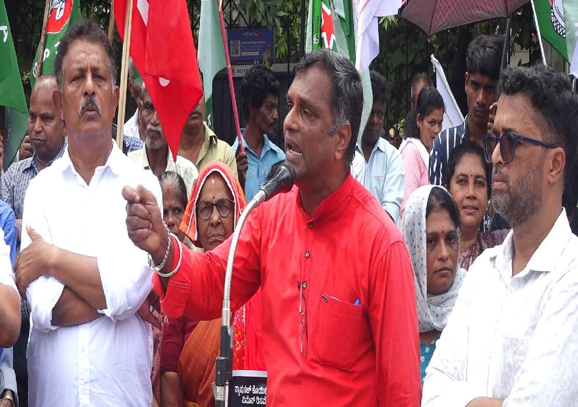 ಕಾರ್ಮಿಕರ ಹಕ್ಕುಗಳಿಗಾಗಿ ಒತ್ತಾಯಿಸಿ ಜೆಸಿಟಿಯುನಿಂದ ಜೈಲ್ ಭರೋ: ಧರಣಿ ನಿರತರ ಬಂಧನ