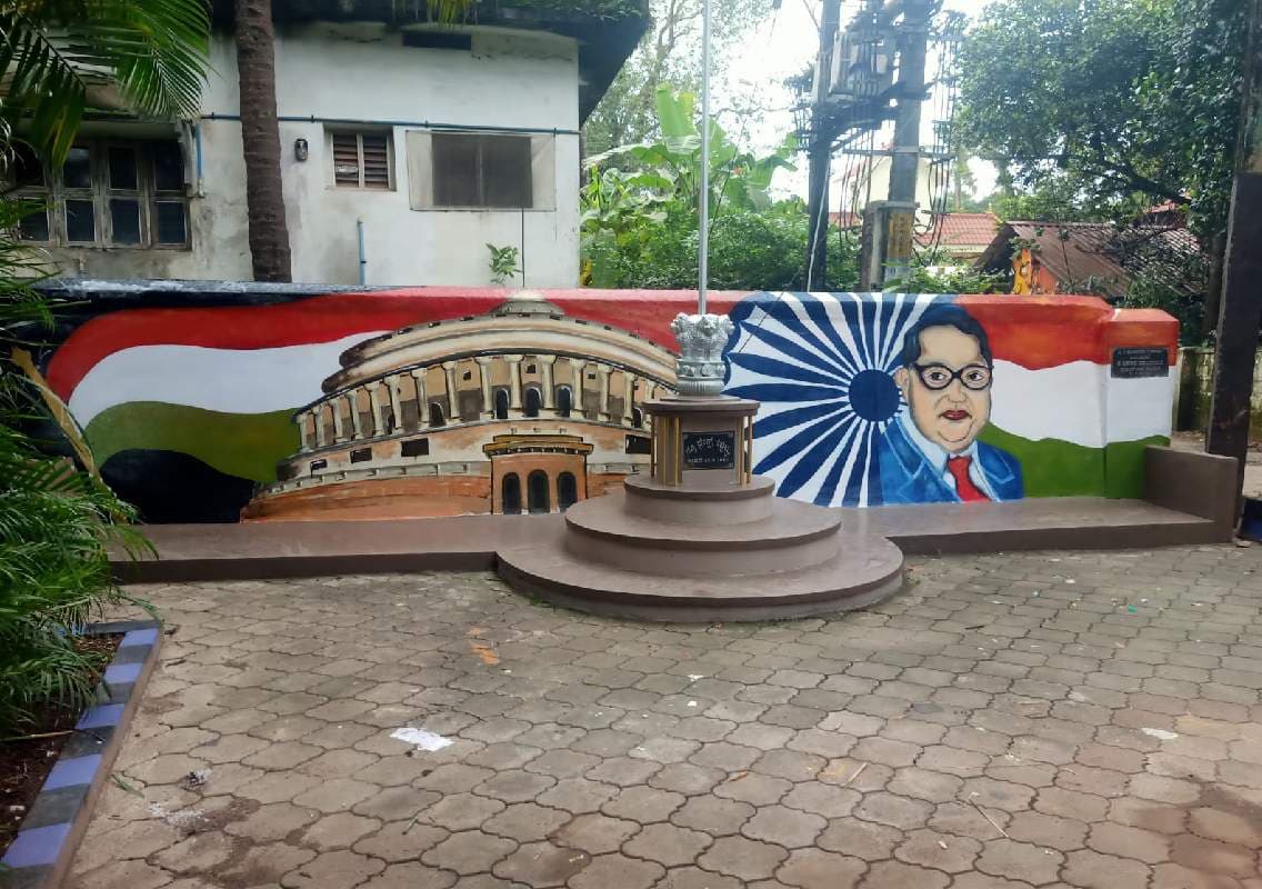 ಸ್ವಾತಂತ್ರ್ಯೋತ್ಸವದ ಪ್ರಯುಕ್ತ ಅಂಬೇಡ್ಕರ್‌ ಕಲಾಕೃತಿ, ಸಂಸತ್ ಭವನದ ಮಾದರಿ ನಿರ್ಮಾಣ