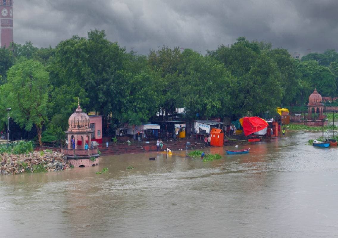 ಉತ್ತರ ಪ್ರದೇಶದಲ್ಲಿ ಭಾರೀ ಮಳೆ; 56 ಮಂದಿ ಸಾವು!