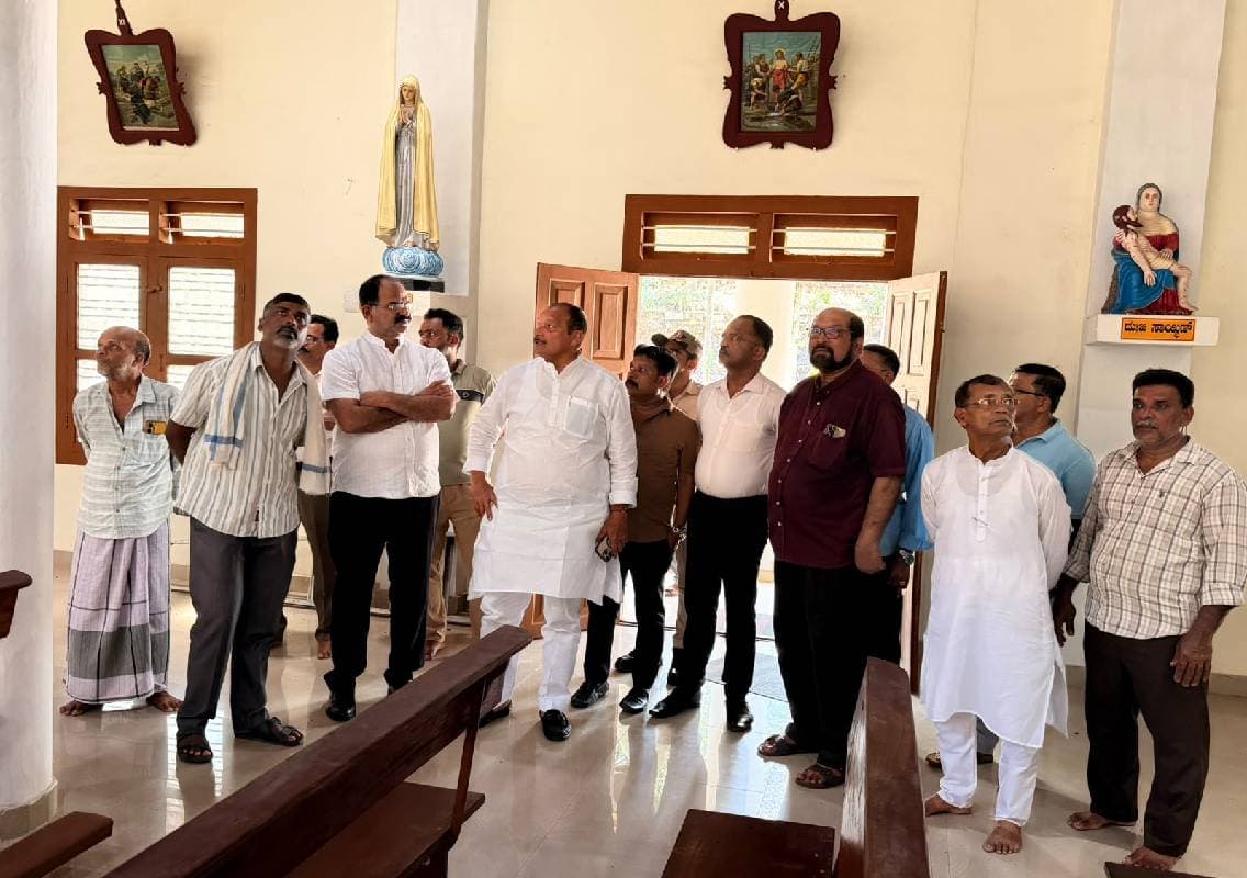 ಎಂಆರ್‌ಪಿಎಲ್‌ನಲ್ಲಿ ಸಂಭವಿಸಿದ ಸ್ಫೋಟದಿಂದ ಹಾನಿಯಾದ ಸ್ಥಳಕ್ಕೆ ಭೇಟಿ ನೀಡಿ ಪರಿಶೀಲನೆ ನಡೆಸಿದ ಐವನ್ ಡಿ’ಸೋಜಾ