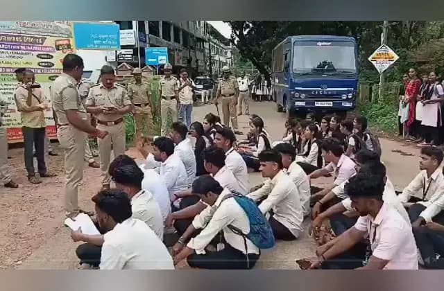 ಕುಂದಾಪುರ ಭಂಡಾರ್ ಕಾರ್ಸ್ ಕಾಲೇಜಿನ ಹೊಸ ನಿಯಮ ವಿರುದ್ಧ ಸಿಡಿದೆದ್ದ ವಿದ್ಯಾರ್ಥಿಗಳು
