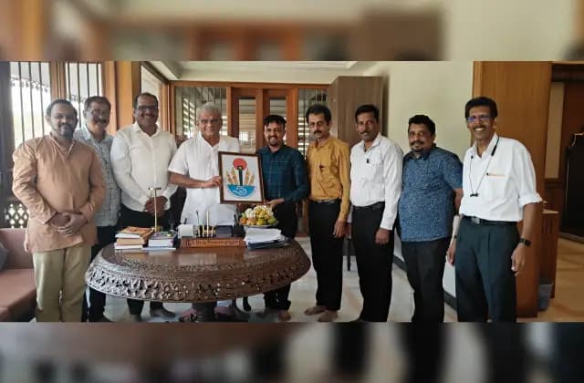 ದಕ್ಷಿಣ ಕನ್ನಡ ಕಾರ್ಯನಿರತ ಪತ್ರಕರ್ತರ ಸಂಘದ 5ನೆ ಜಿಲ್ಲಾ ಸಮ್ಮೇಳನದ ಲಾಂಛನ ಬಿಡುಗಡೆ