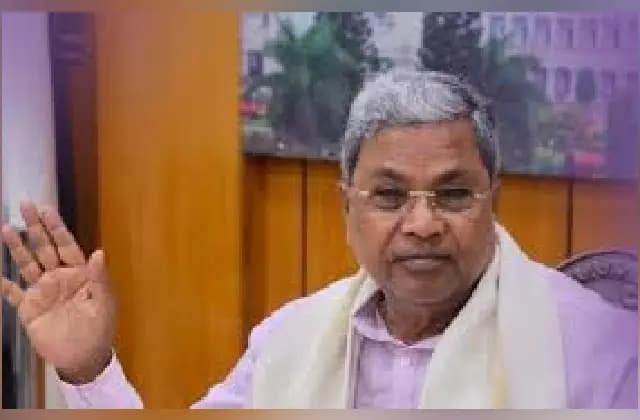 ಸಂಜೆ ಶಾಸಕಾಂಗ ಸಭೆ ಬಳಿಕ ದೆಹಲಿಯತ್ತ ಹೊರಟ ಸಿಎಂ ಸಿದ್ದರಾಮಯ್ಯ