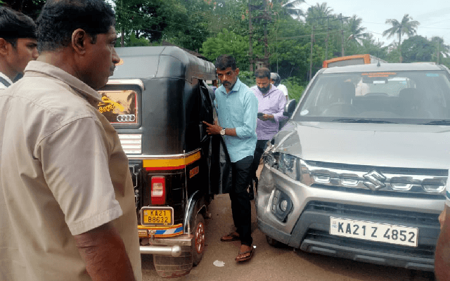 ಬೊಳುವಾರು ಬಳಿ ಶಾಲಾ ವಿದ್ಯಾರ್ಥಿಗಳಿದ್ದ ರಿಕ್ಷಾ- ಕಾರು ಡಿಕ್ಕಿ: ವಿದ್ಯಾರ್ಥಿಗಳಿಗೆ ಗಾಯ
