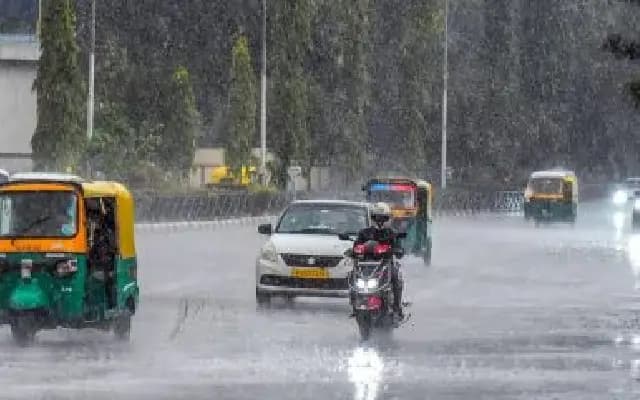 ಗಾಳಿ ಸಹಿತ ಭಾರಿ ಮಳೆ : ಕರಾವಳಿ, ಮಲೆನಾಡಿಗೆ ಎಚ್ಚರಿಕೆ