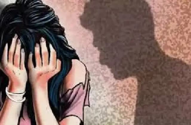 ಬಾಲಕಿ ಮೇಲೆ ಶಾಲಾ ಬಸ್​ ಚಾಲಕನಿಂದ ಅತ್ಯಾಚಾರ: ಆರೋಪಿಯ ಬಂಧನ