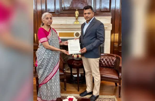ಮಂಗಳೂರನ್ನು ಜಾಗತಿಕ ಸಾಮರ್ಥ್ಯದ ಕೇಂದ್ರವಾಗಿಸಿ ಕೇಂದ್ರ ಸಚಿವೆ ನಿರ್ಮಲಾ ಸೀತಾರಾಮನ್ ಗೆ ಕ್ಯಾ. ಚೌಟ ಮನವಿ!