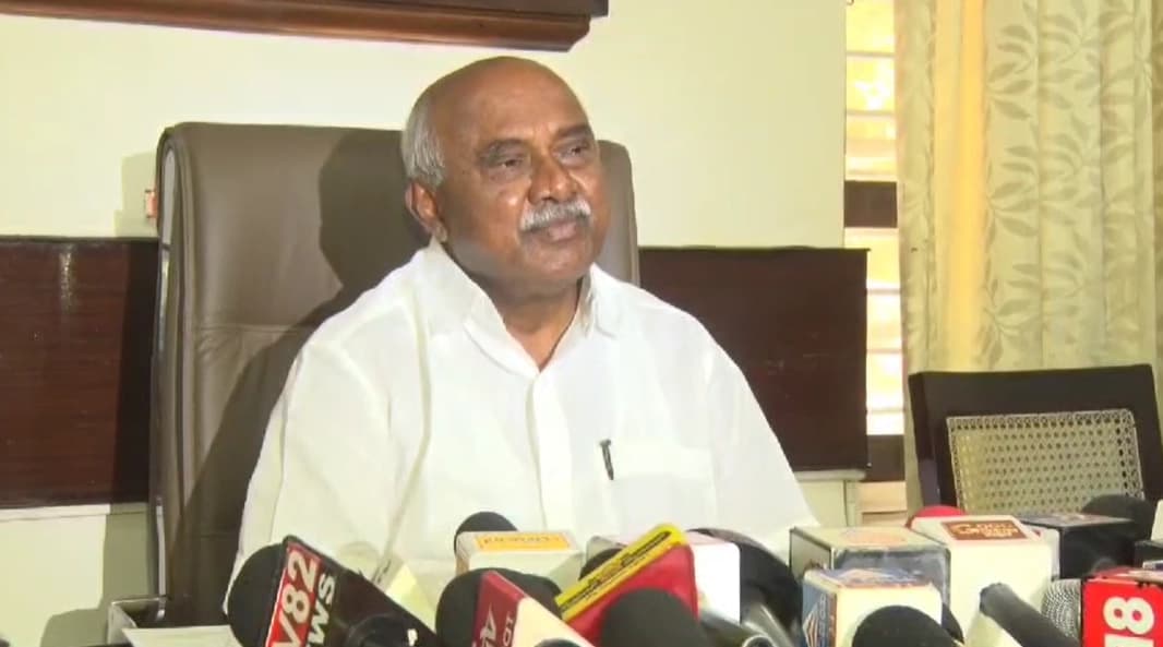 ಯದುವೀರ್ ಅವರನ್ನ ನಕಲಿ ಮಹಾರಾಜ ಎಂಬ ಲಕ್ಷ್ಮಣ್ ಹೇಳಿಕೆಗೆ ವಿಶ್ವನಾಥ್ ಕಿಡಿ