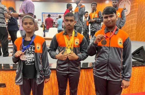ವಿದ್ಯಾಭಾರತಿ ರಾಷ್ಟ್ರಮಟ್ಟದ ಈಜು ಸ್ಪರ್ಧೆಯಲ್ಲಿ ಶಕ್ತಿ ವಿದ್ಯಾಸಂಸ್ಥೆಗೆ ಪದಕ