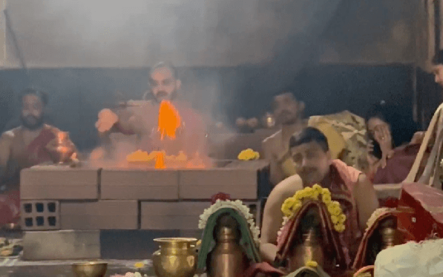 ದರ್ಶನ್ ಗಾಗಿ ಕೊಲ್ಲೂರು ಮೂಕಾಂಬಿಕೆ ಮೊರೆ ಹೋದ ವಿಜಯಲಕ್ಷ್ಮಿ; ನವಚಂಡಿಕಾ ಯಾಗದಲ್ಲಿ ಭಾಗಿ