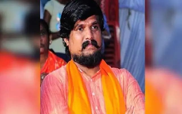 ಬಂಧಿತ ಪುನೀತ್ ಕೆರೆಹಳ್ಳಿ ತೀವ್ರ ಅಸ್ವಸ್ಥ : ವಿಕ್ಟೋರಿಯಾ ಆಸ್ಪತ್ರೆಗೆ ದಿಢೀರ್ ಶಿಫ್ಟ್
