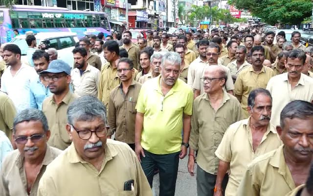 ಎಲೆಕ್ಟ್ರಿಕಲ್ ಆಟೋ ರಿಕ್ಷಾ ಚಾಲನೆಗೆ ಅವಕಾಶ ಖಂಡಿಸಿ ಆಟೋ ಚಾಲಕರು ಪ್ರತಿಭಟನೆ‌