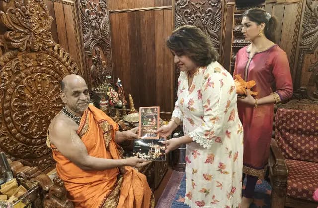 ಹಿರಿಯ ನಟಿ ಮಾಲಾಶ್ರೀ, ಪುತ್ರಿ, ಉಡುಪಿಯ ಶ್ರೀ ಕೃಷ್ಣಮಠಕ್ಕೆ ಭೇಟಿ