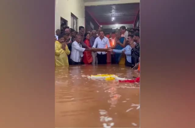 ನೇತ್ರಾವತಿ-ಕುಮಾರಧಾರ ಸಂಗಮ: ಕಣ್ತುಂಬಿಕೊಂಡ ನೂರಾರು ಭಕ್ತ ಸಮೂಹ