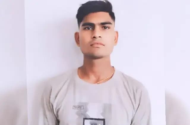 ಮರಕ್ಕೆ ನೇಣು ಬಿಗಿದ ಸ್ಥಿತಿಯಲ್ಲಿ ಪತ್ರಕರ್ತನ ಶವ ಪತ್ತೆ