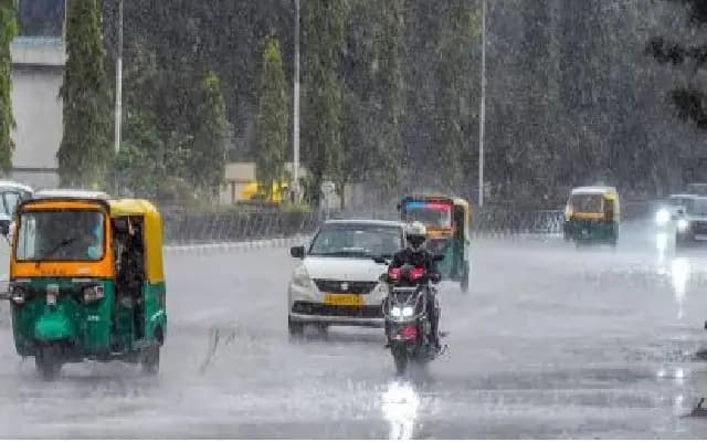 ಬಿರುಗಾಳಿ ಸಹಿತ ಭಾರಿ ಮಳೆ ; ಕರಾವಳಿ, ಮಲೆನಾಡು ಭಾಗಕ್ಕೆ ರೆಡ್‌ ಅಲರ್ಟ್‌